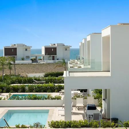 Serenity Waves 26 Villa Larnaca