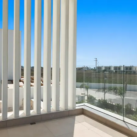 וילה Serenity Waves 26 לרנקה