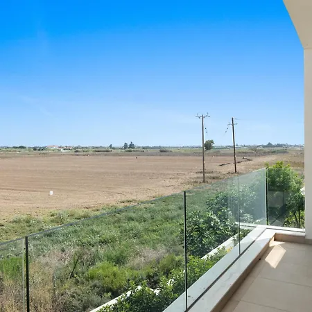 Serenity Waves 26 * לרנקה